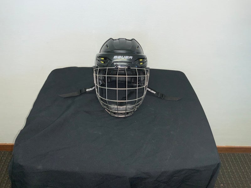 Used Bauer Re-Akt 150m Helmet black Demo for trade shows no box