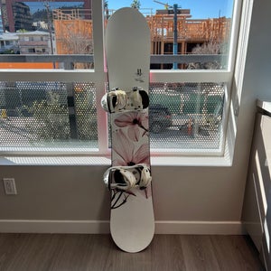 Used Women's Ride Vista Series Snowboard All Mountain With Bindings