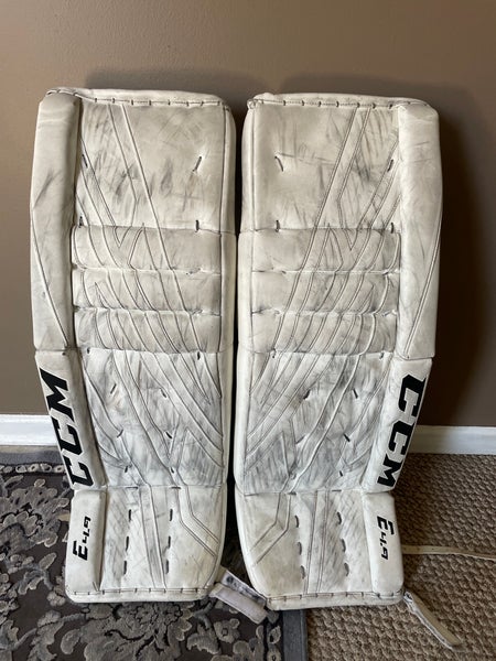 34" CCM Extreme Flex E4.9 Goalie Leg Pads