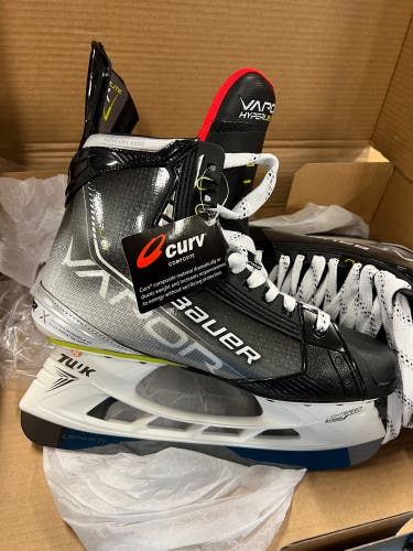 NEW Bauer Vapor Hyperlite Skates Size 9.0 Fit 2
