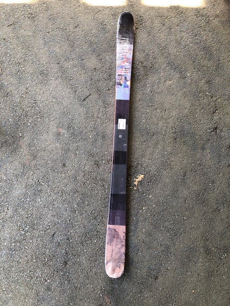 New 184cm Armada ARV 96 Skis without Bindings