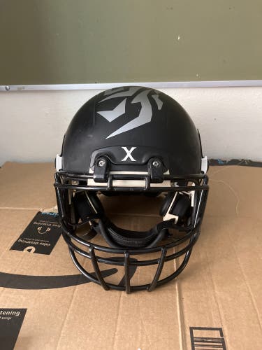 Used Black Adult Large 2018 Xenith X2E Football Helmet FREE SHIPPING