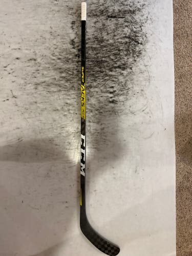 Senior Right Handed P90T Pro Stock Super Tacks AS2 Pro Hockey Stick