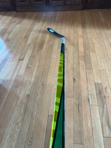 Senior Left Hand P29 Hockey Stick