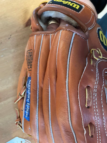 Wilson  baseball mitt  A2237