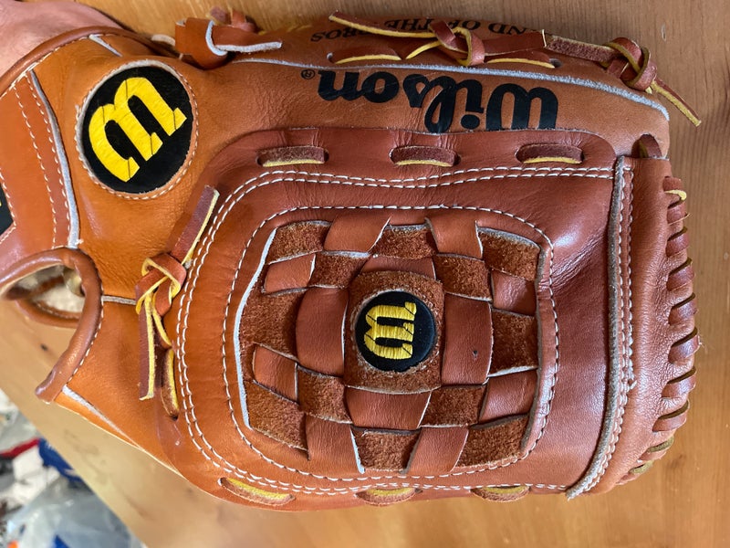 Wilson  baseball mitt  A2237