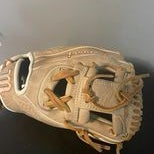 Used Right Hand Throw Marucci Infield Oxbow Baseball Glove 11.5"