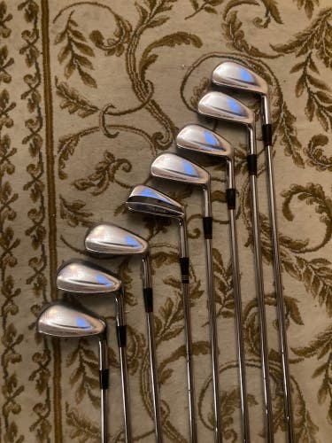 Men's Right Handed Regular Flex Steel Shaft Iron Set
