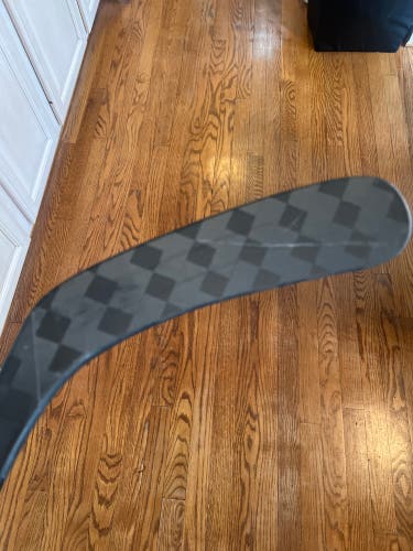 Senior Right Handed P29  Super Tacks AS4 Pro Hockey Stick