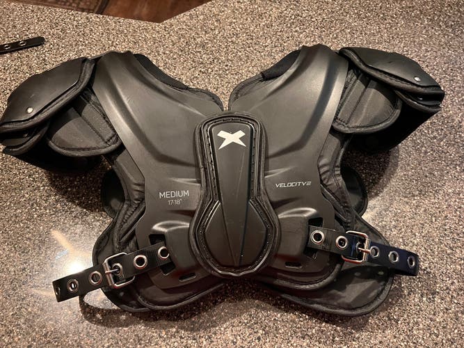 Adult Medium Xenith Velocity 2 Shoulder Pads