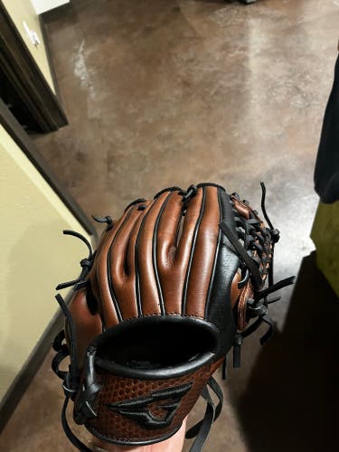 2022 Pitcher's 12" Pro series Baseball Glove