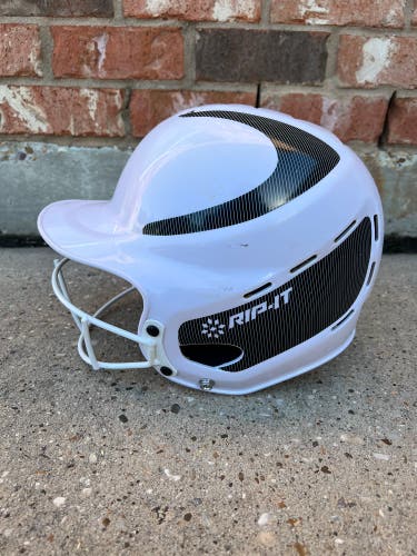 Used White Rip It Helmet S/M 6 - 6 7/8"