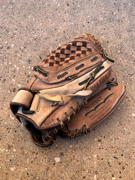 Used Right Hand Throw Mizuno Prospect Baseball Glove 11.5" OA5