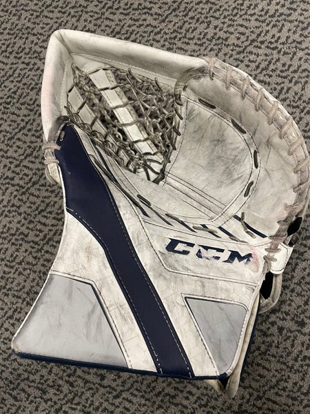Used CCM Axis 1.9 Intermediate Navy/White goal glove
