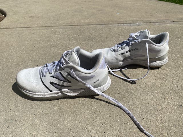 White Adult Used Women's Size 8.5 Turf Cleats New Balance Low Top Freeze