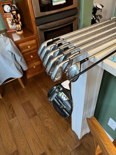 Men's Right Handed Stiff Flex 10 Pieces Clubs (Full Set)