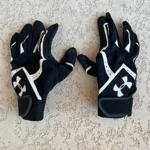 D3-1 Black Used Youth Medium Under Armour Gloves OA4