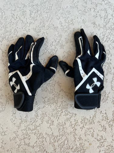 D3-1 Black Used Youth Medium Under Armour Gloves OA4