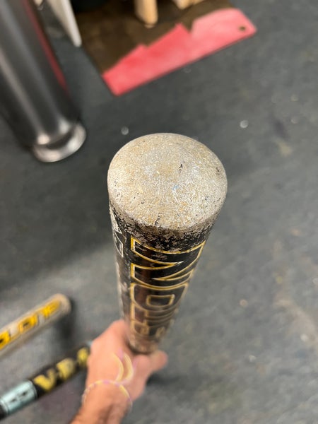 Metal baseball bats