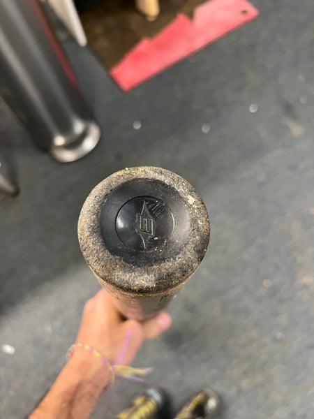 Metal baseball bats