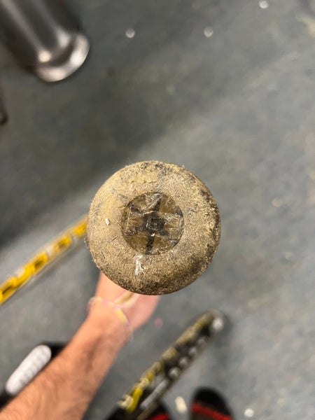 Metal baseball bats