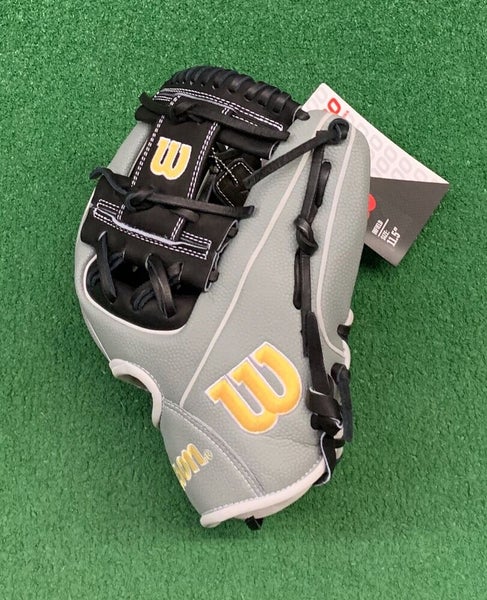 Wilson A2000 1786 SuperSkin 11.5 Infield Baseball Glove - WBW100396115 |  SidelineSwap