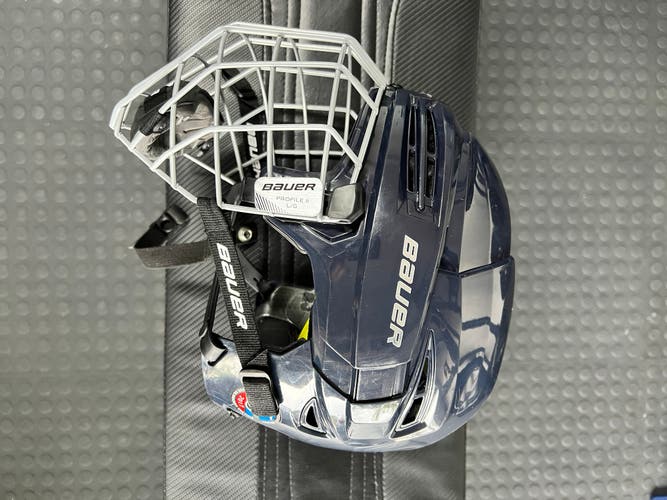 Used Large Bauer  Re-Akt 100 Helmet