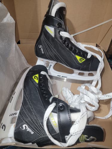 Junior New Graf SUPRA 535 Hockey Skates Wide Width Size 4.5