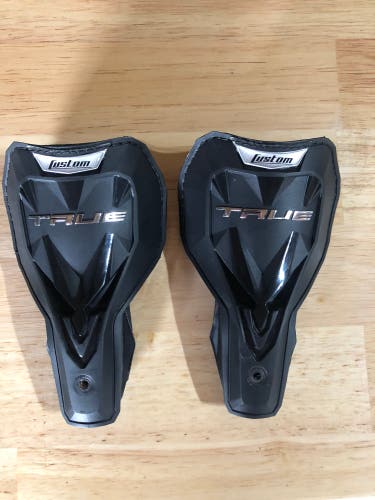 True SVH Senior Tendon Guards Stiff | Hockey Skates