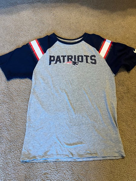 Nike Dri Fit NFL OnField Apparel Medium New England Patriots Long Sleeve  T-shirt