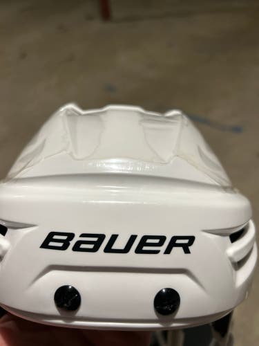 New Small Bauer Re-Akt Helmet