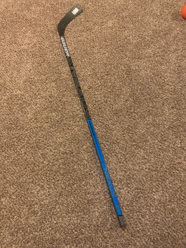 Senior Right Handed P92 Pro Stock Team Nexus Hockey Stick