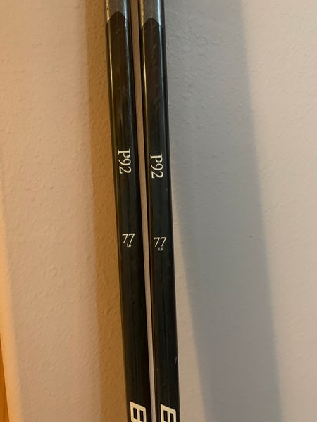 2 Senior Right Handed P92 Pro Stock Vapor 2x Team Hockey Stick