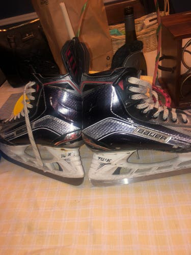Used Bauer Regular Width Pro Stock Size 9.5 Vapor 1X Hockey Skates- No Steel