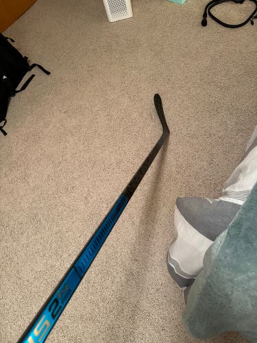 Like New Senior Left Hand P28 Nexus 2N Pro Hockey Stick