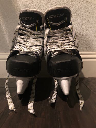 CCM Super Tacks AS1 Hockey Skates Regular Width Size 8.5
