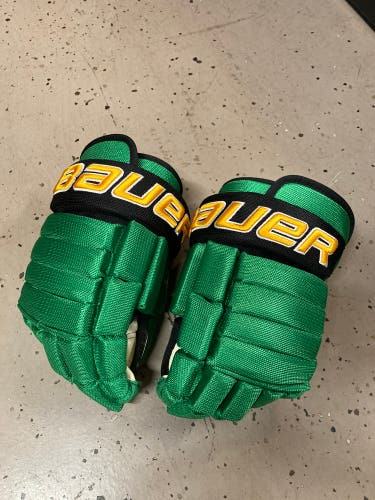 Brand new Bauer 4 roll pro gloves 14 inch