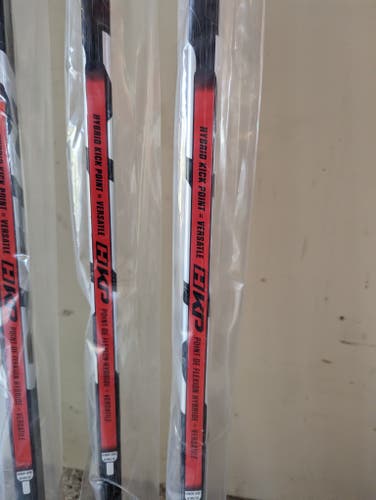 New Senior CCM Right Handed JetSpeed FT5 Pro Hockey Stick P29