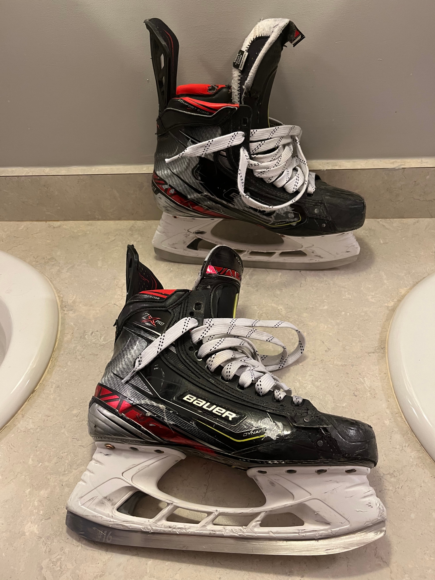 Used Bauer Vapor 2X Pro Hockey Skates Regular Width Size 8