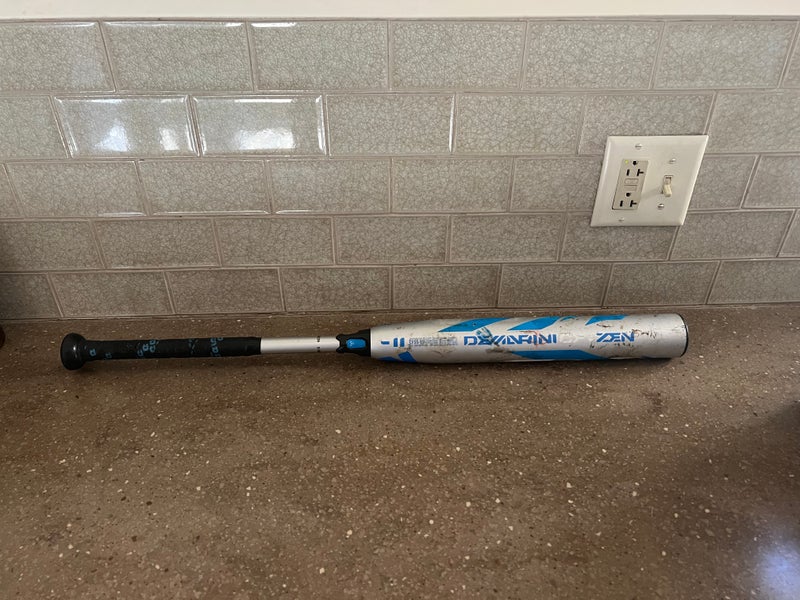 NIW DeMarini CF-Zen 30/19 (-11) Fastpitch Softball Bat CFS-19
