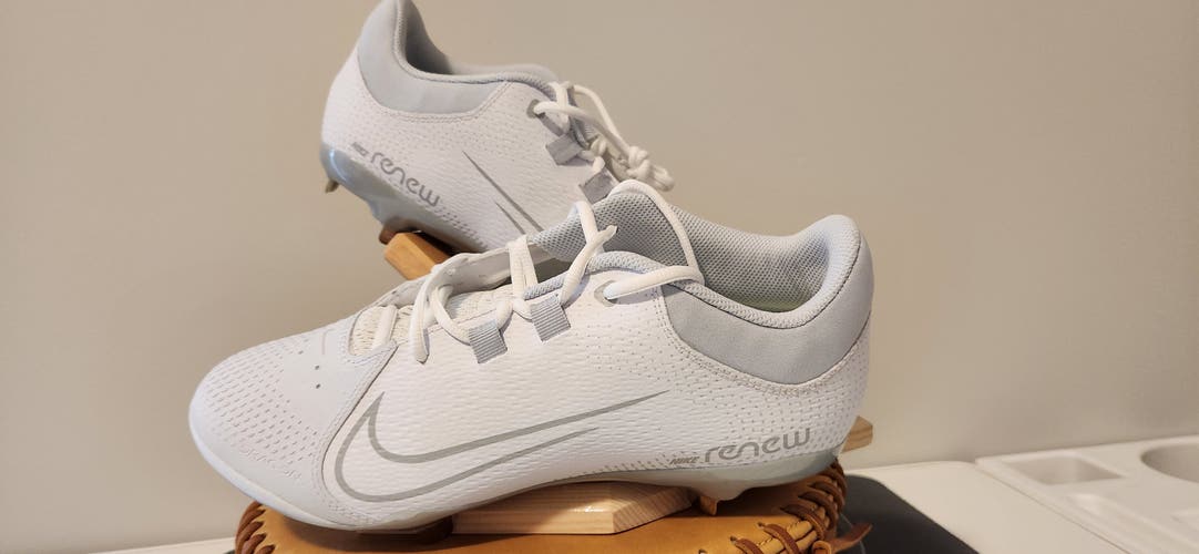 Brand NEW White Size Women's 11.5 Metal Nike Hyperdiamond 4 Elite