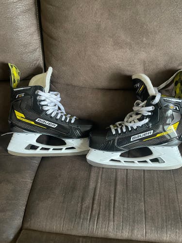 Used Bauer Extra Wide Width Size 6.5 Supreme Hockey Skates