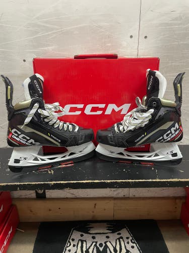 New CCM Regular Width  Size 8 Tacks ASV Hockey Skates