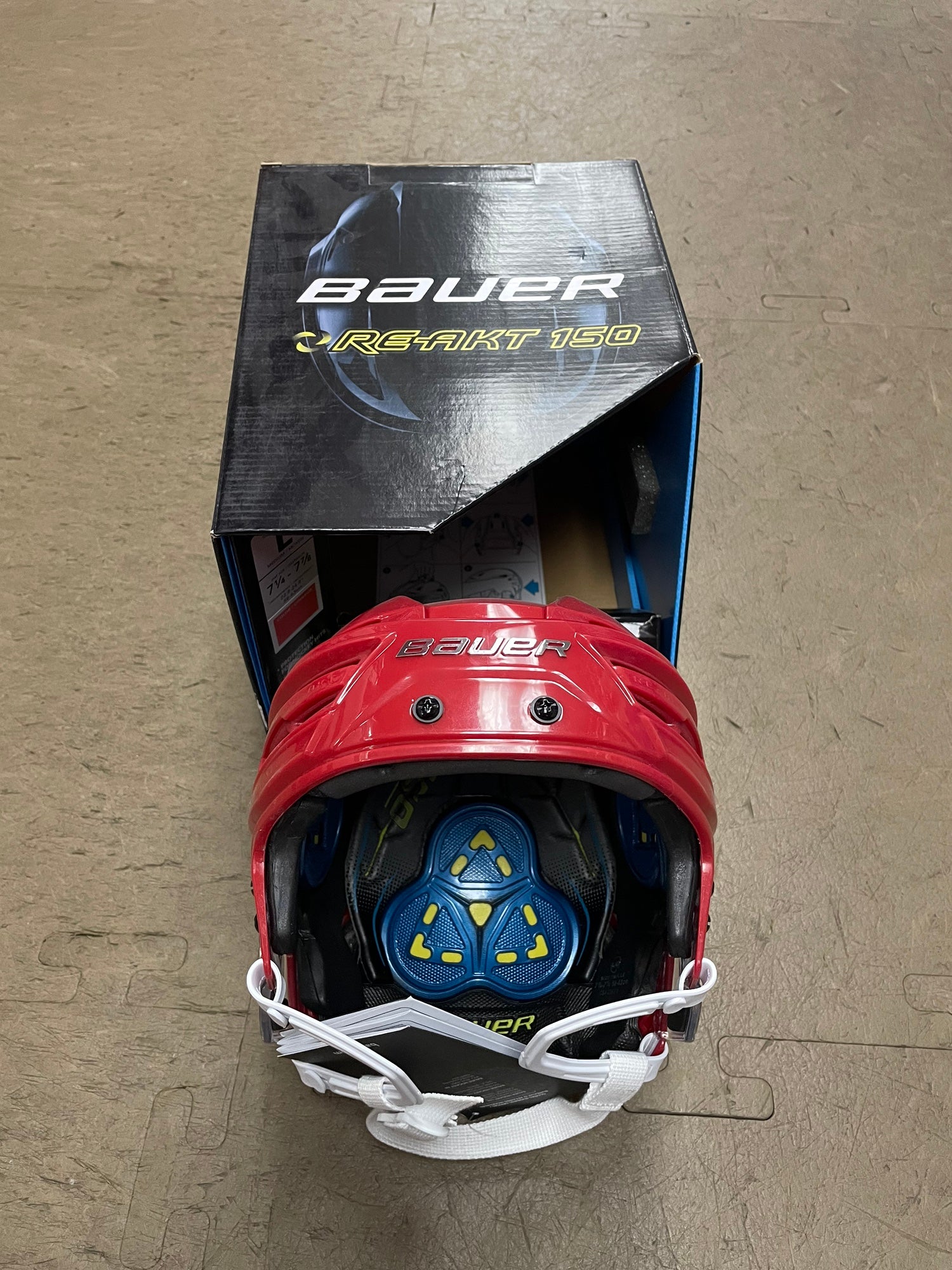 New Large Bauer ReAkt 150 Helmet SidelineSwap