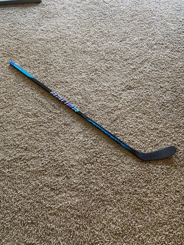 Senior Left Hand P28 Nexus Sync Hockey Stick