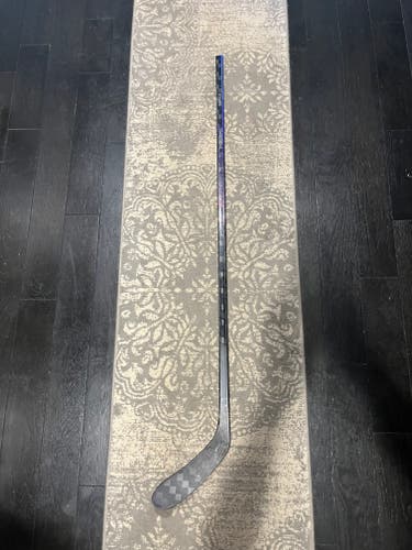 Intermediate CCM Trigger 7 pro stick right handed 55 flex P28