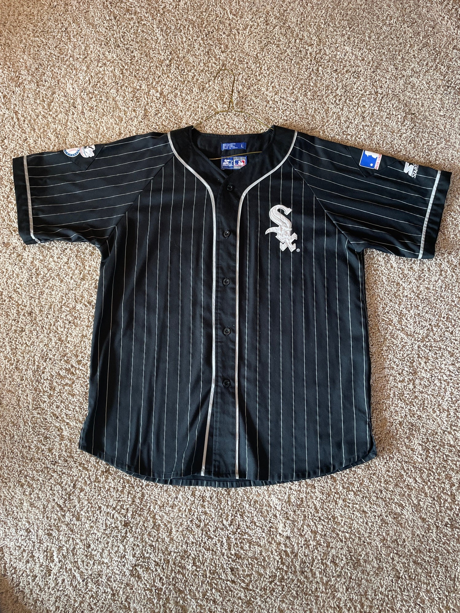 2005 Chicago White Sox Team Signed Chicago White Sox White Pinstripe  Majestic Replica Baseball Jersey (18 Signatures) at 's Sports  Collectibles Store