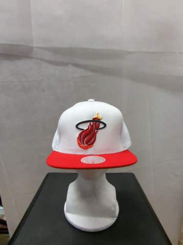 NWS Miami Heat Two Toned Mitchell & Ness Snapback Hat NBA