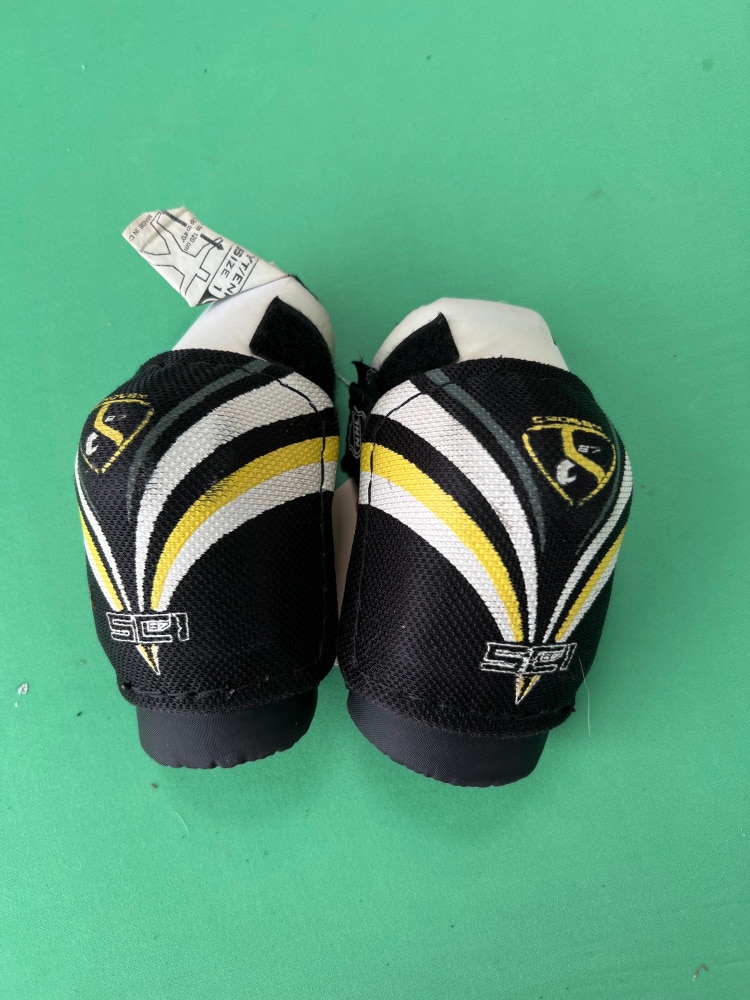 Used Small Reebok Elbow Pads