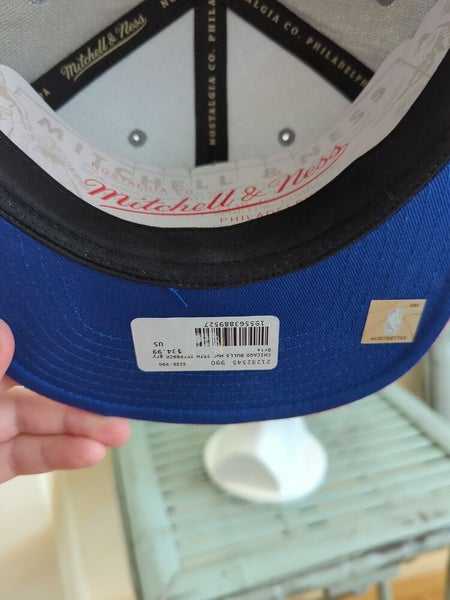 NWS Chicago Bulls Mitchell & Ness Two Toned Snapback Hat NBA35